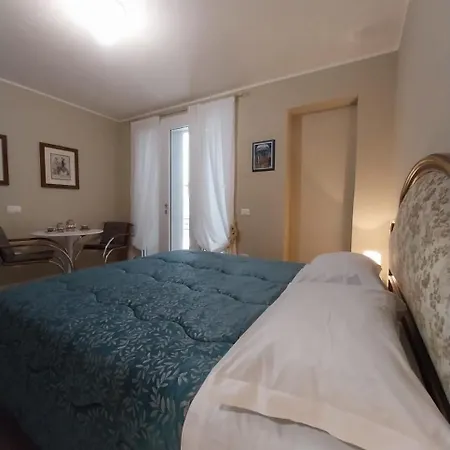 Regina 3*
